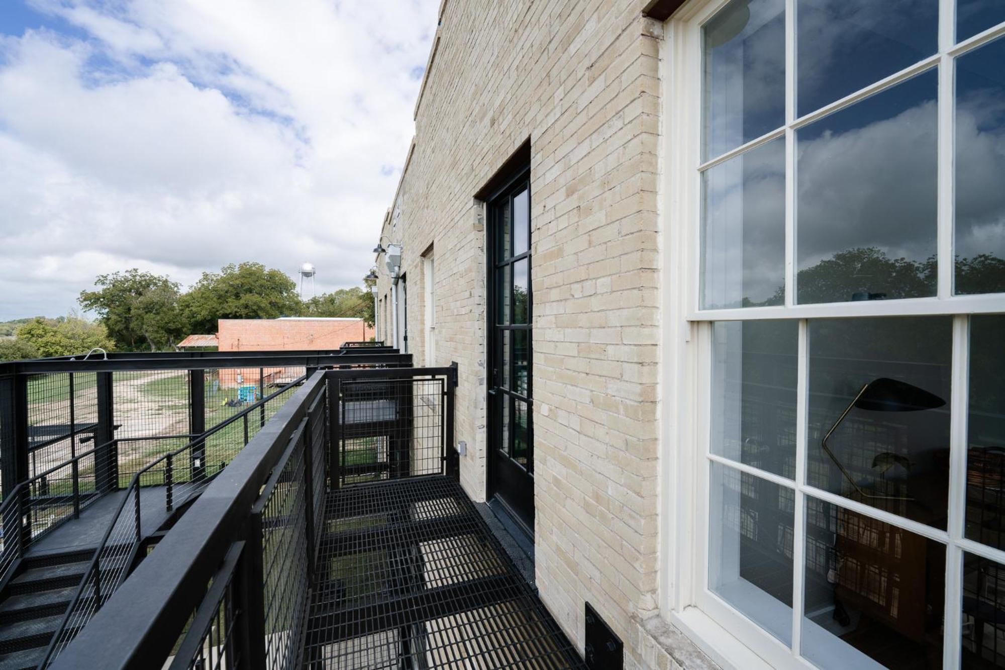Western 1924 Luxury Lofts Apartment Martindale