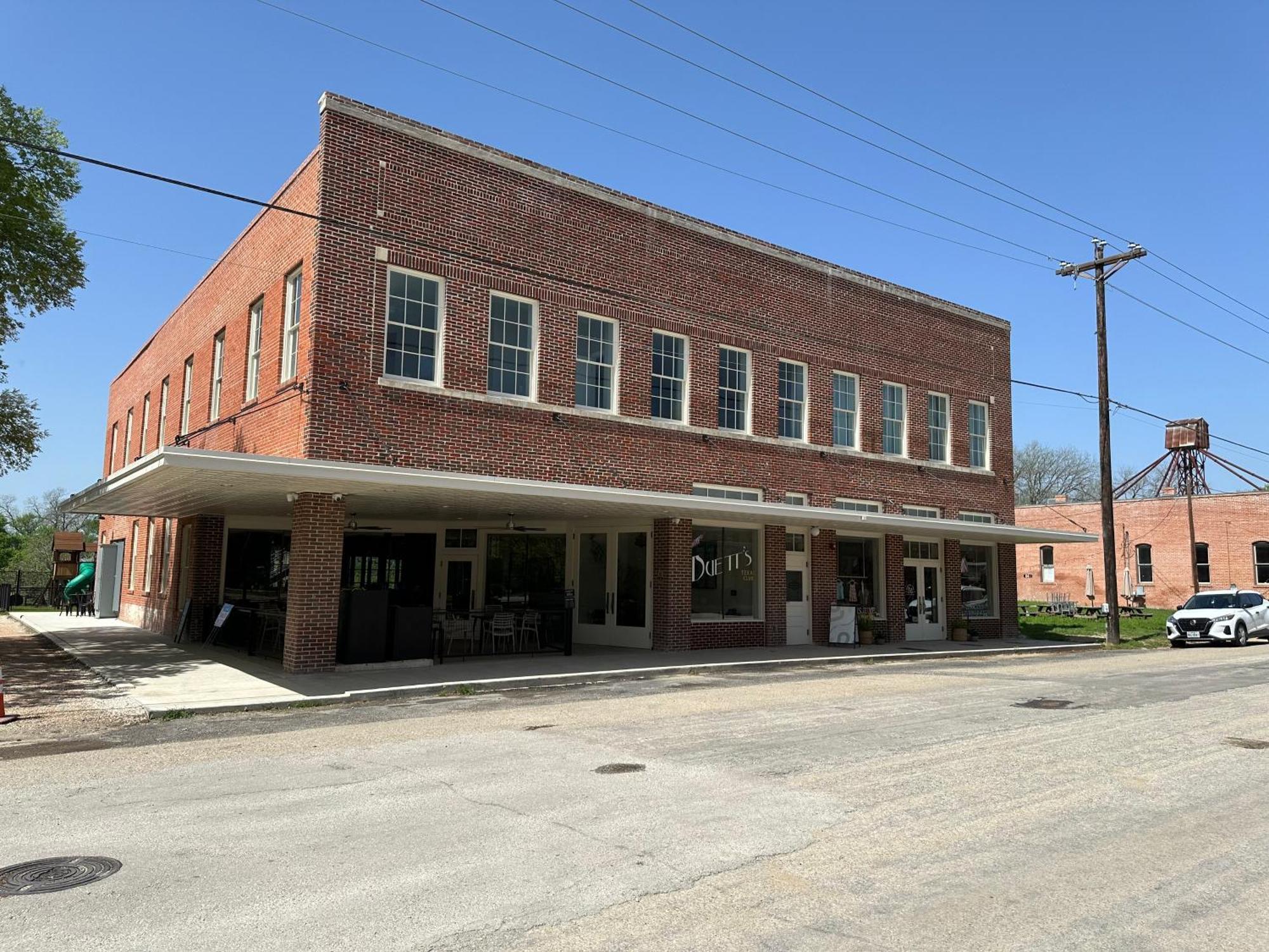 Western 1924 Luxury Lofts *
